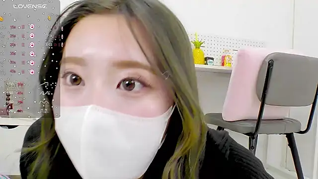 -kanna- naked strip on cam for live sex video chat