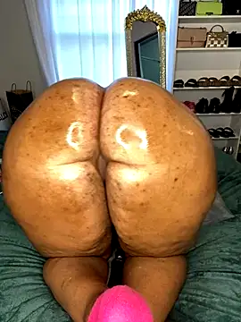KINKYpussyCAT naked strip on cam for live sex video chat