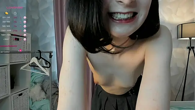 LinashSme naked strip on cam for live sex video chat