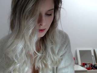 MineaJ nude Live Sex Chat Show
