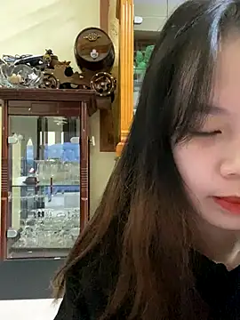 Minmin2k5 naked strip on cam for live sex video chat