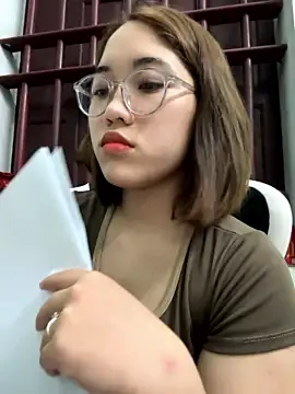 Pussybeautyful naked strip on cam for live sex video chat