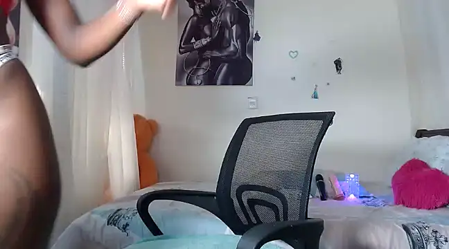 TeenieReeny naked strip on cam for live sex video chat