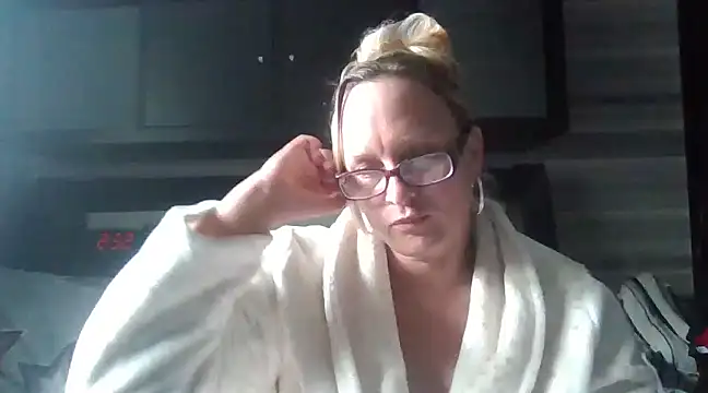 Wifey12345 naked strip on cam for live sex video chat