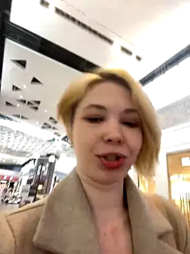 AliceAlisson naked strip on cam for live sex video chat