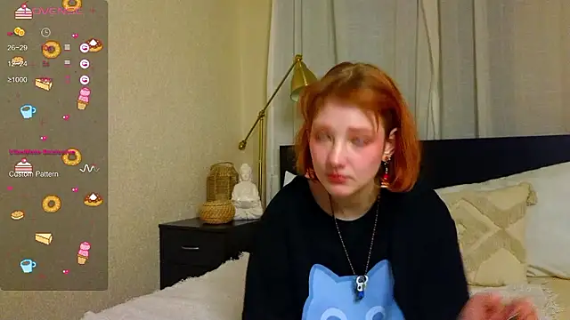 AlliciaCurtis naked strip on cam for live sex video chat