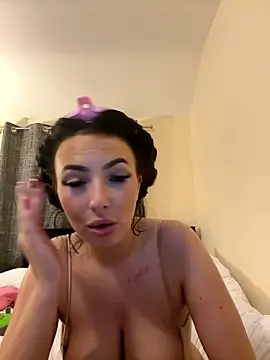 chloemahzi naked strip on cam for live sex video chat