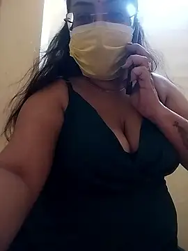 LAVERNIYA_ naked strip on cam for live sex video chat