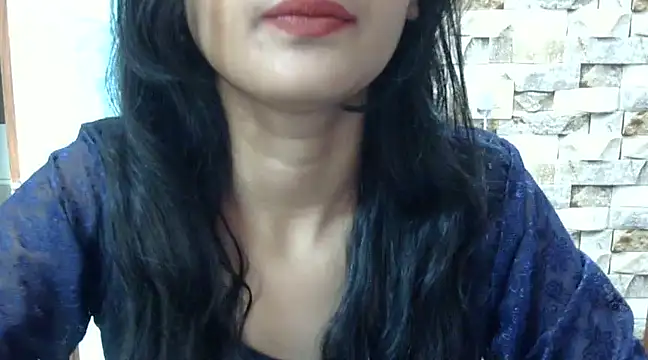 LookSelina naked strip on cam for live sex video chat
