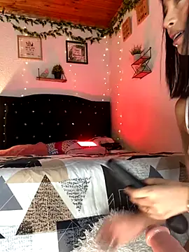 -Loren- naked strip on cam for live sex video chat