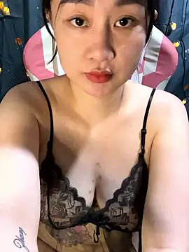 Lucie-99 naked strip on cam for live sex video chat