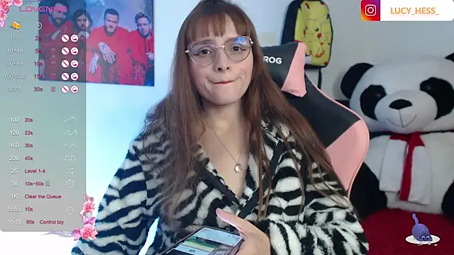 lucy_hess_ naked strip on cam for live sex video chat