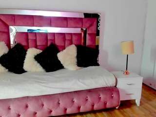 M II A nude Live Sex Chat Show