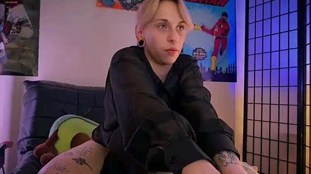 Mannarie_Madsinn naked strip on cam for live sex video chat