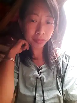 Maylylo naked strip on cam for live sex video chat