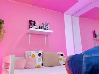 millie-cute nude Live Sex Chat Show