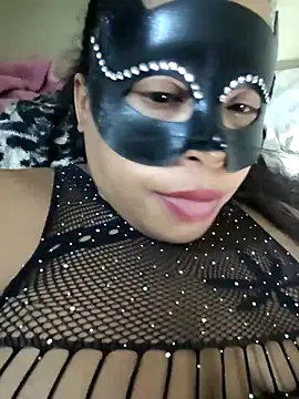 Mulatabigbunda naked strip on cam for live sex video chat