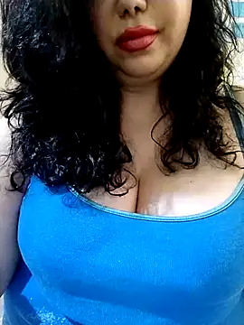 Saralove2513 naked strip on cam for live sex video chat