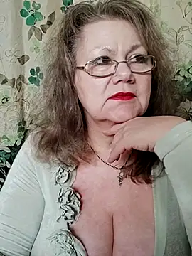 Snezhana naked strip on cam for live sex video chat