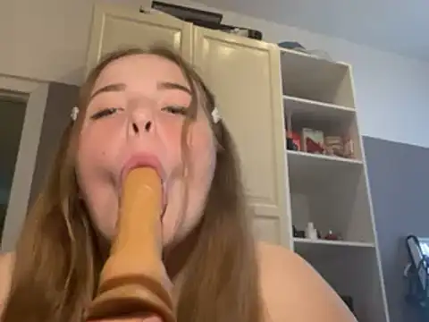Sophiaaaksh naked strip on cam for live sex video chat