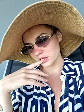 SouthPhiladelphia naked strip on cam for live sex video chat