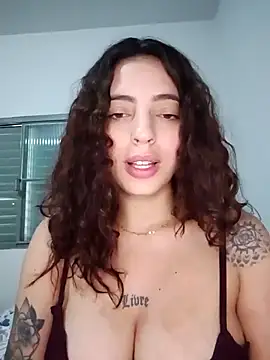 Sweet-diamondxxx naked strip on cam for live sex video chat