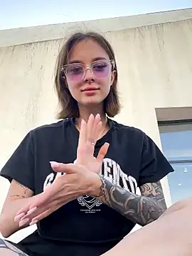 true_beauty naked strip on cam for live sex video chat