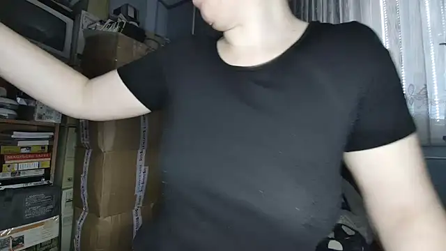 xNiceTitsx naked strip on cam for live sex video chat