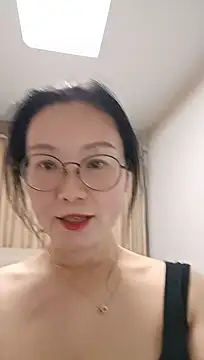 yuMeiren9 naked strip on cam for live sex video chat