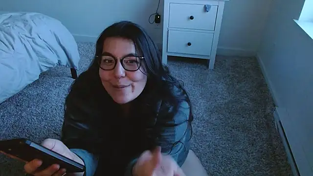 Aliyahhbabyy97 naked strip on cam for live sex video chat
