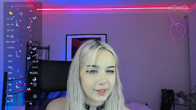 Effie_White naked strip on cam for live sex video chat