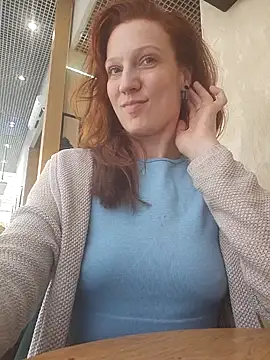 Exhibitionsplit naked strip on cam for live sex video chat