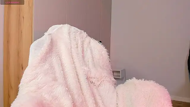 Fleur_x_x naked strip on cam for live sex video chat