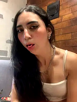 FoxySashaa naked strip on cam for live sex video chat