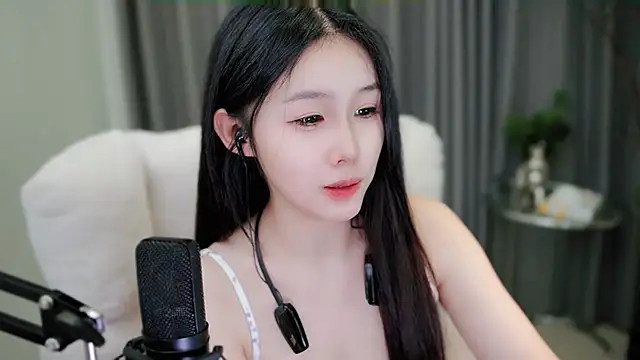 Hazel-11 naked strip on cam for live sex video chat