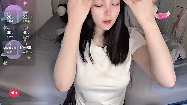 HcupGirlyGirl naked strip on cam for live sex video chat