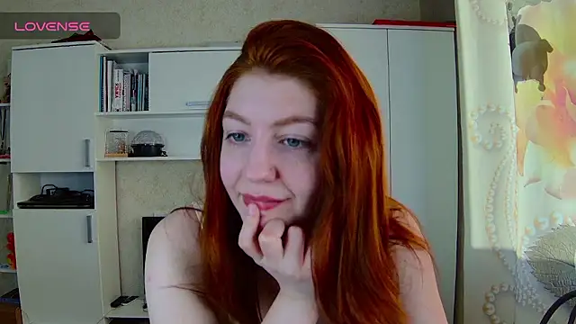 Hi_Tessie naked strip on cam for live sex video chat
