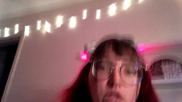 itsmaddymtl naked strip on cam for live sex video chat