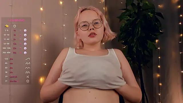 JoyNorton naked strip on cam for live sex video chat