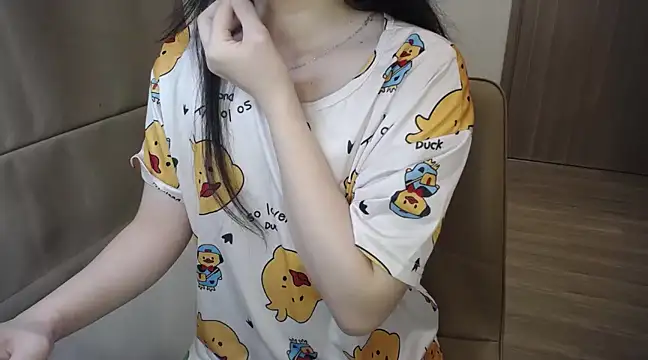 Kemmy_babe20 naked strip on cam for live sex video chat