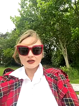 LadyTatiana_Madam naked strip on cam for live sex video chat