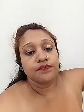 mummy69lakshmi naked strip on cam for live sex video chat