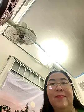 NDith naked strip on cam for live sex video chat