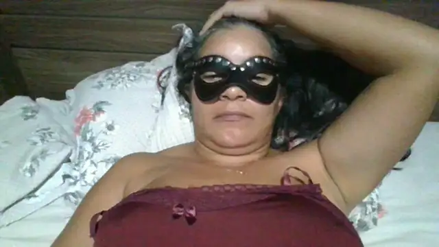 Sereira17 naked strip on cam for live sex video chat
