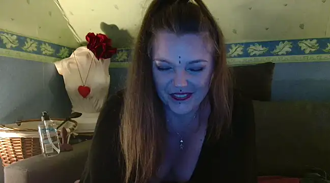 SherineDivine naked strip on cam for live sex video chat