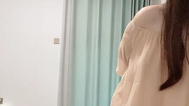 Yaya929 naked strip on cam for live sex video chat