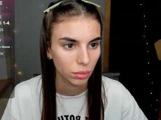 EmmiGreen nude Live Sex Chat Show
