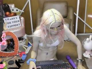 Skinnygirl nude Live Sex Chat Show
