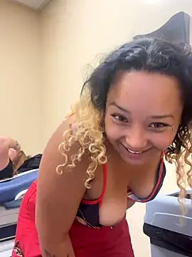diamondbebe96 naked strip on cam for live sex video chat