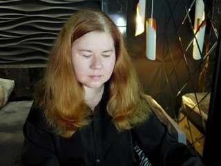 EmiliaFox nude Live Sex Chat Show